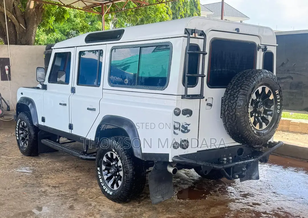Land Rover Defender 2016 Off white