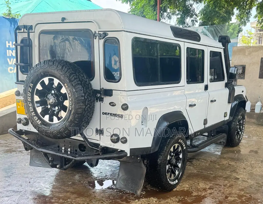 Land Rover Defender 2016 Off white