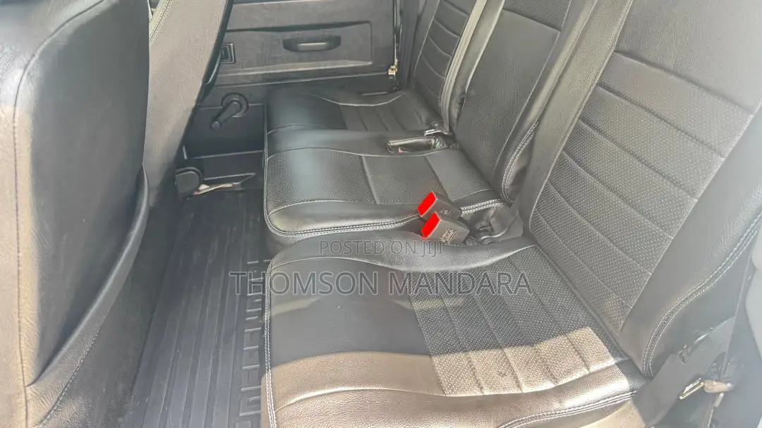 Land Rover Defender 2016 Off white