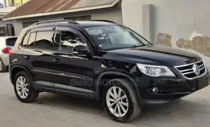 Volkswagen Tiguan 2010 Black