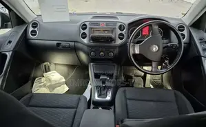 Volkswagen Tiguan 2010 Black