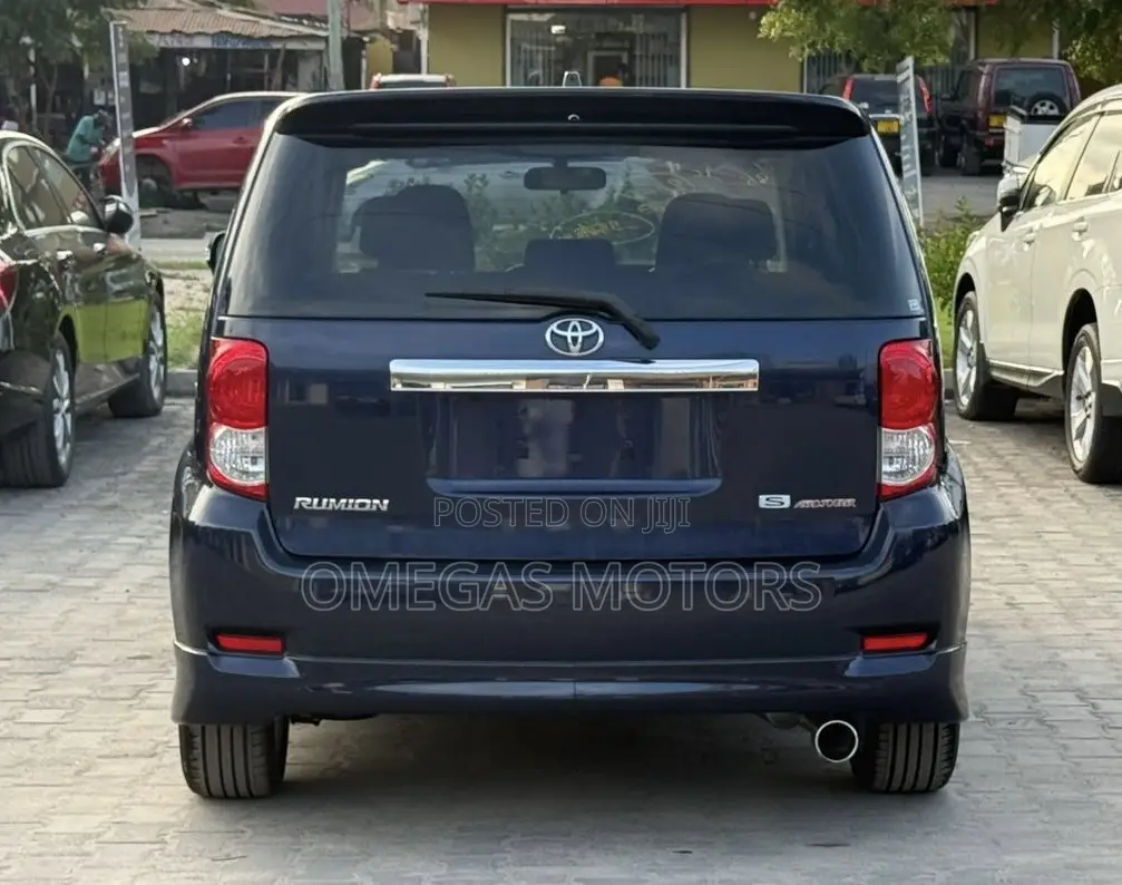 Toyota Corolla Rumion 2009 Black