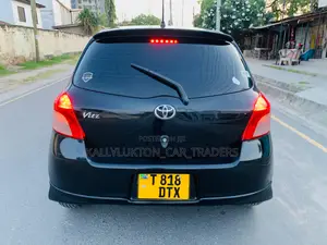 Toyota Vitz 2005 Black