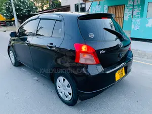 Toyota Vitz 2005 Black