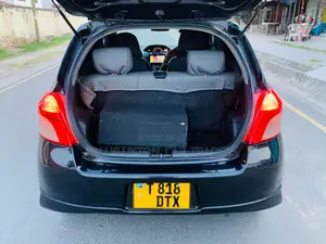 Toyota Vitz 2005 Black