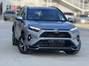 Toyota RAV4 Plug-In Hybrid 2025 Silver