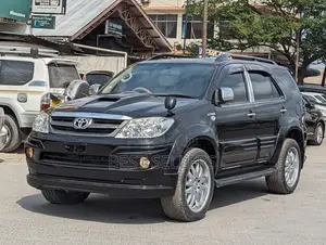 Toyota Fortuner 2.5 D AWD 2006 Black