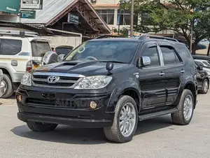 Toyota Fortuner 2.5 D AWD 2006 Black