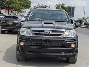 Toyota Fortuner 2.5 D AWD 2006 Black
