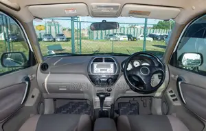Toyota RAV4 Automatic 2003 White