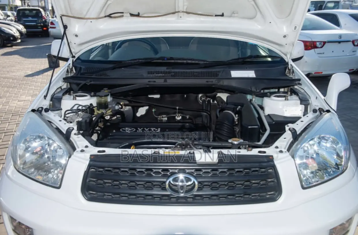 Toyota RAV4 Automatic 2003 White