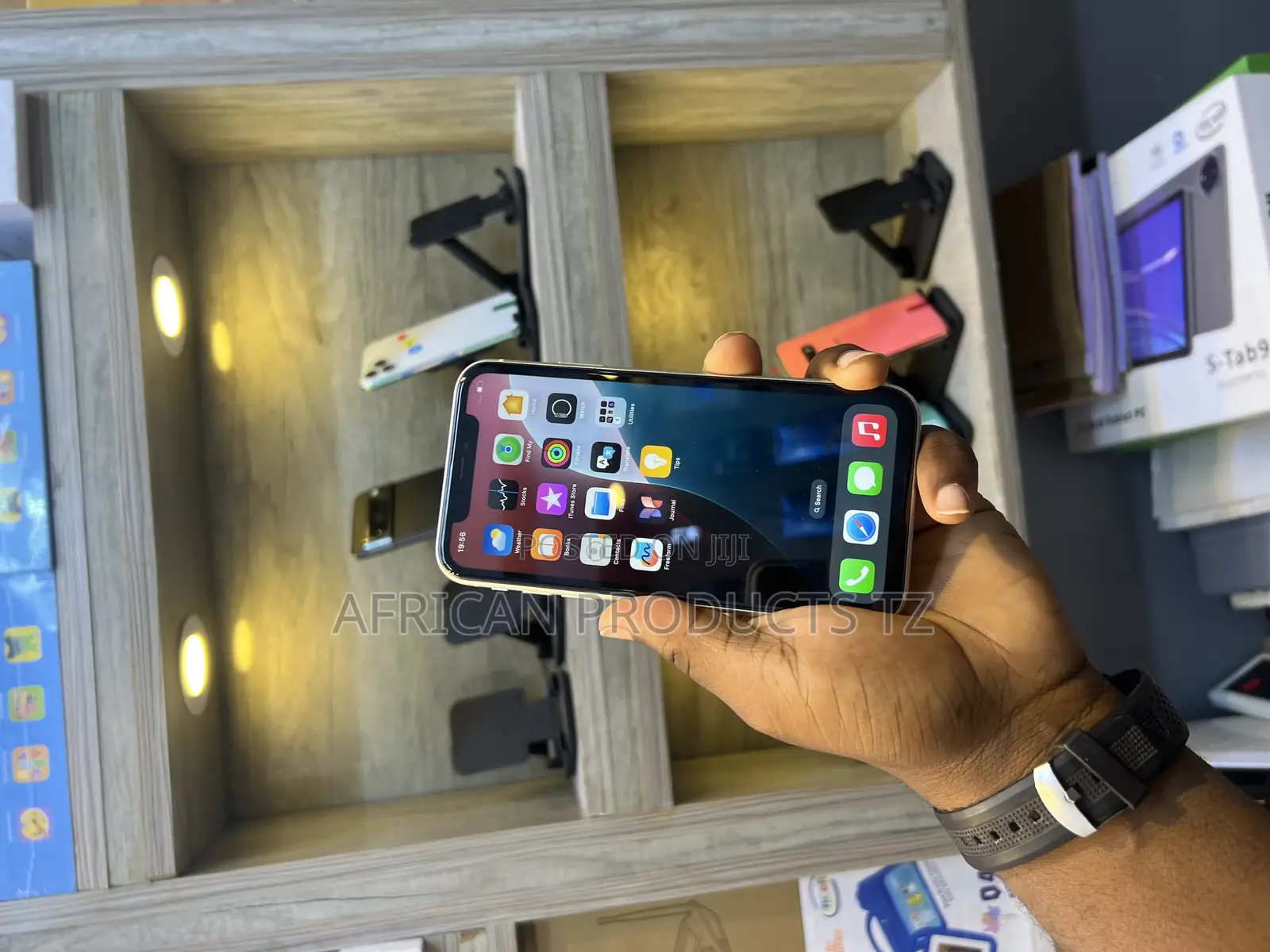 Apple iPhone 11 64 GB White