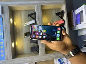 Apple iPhone 11 64 GB White