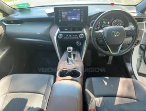Toyota Harrier 2022 White