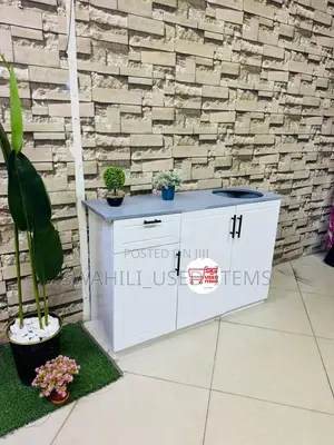 Kitchen Cabinet Mpya Kabsa Milango Mitatu