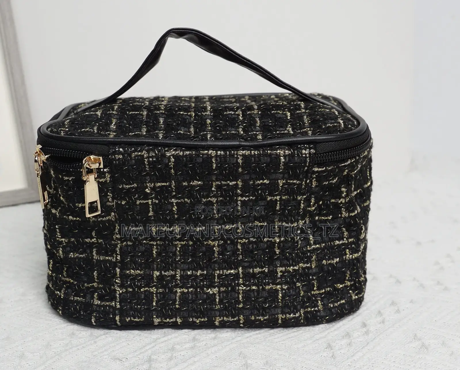 O28 - 25Black and Gold Tweed Bag*3 in Stock*