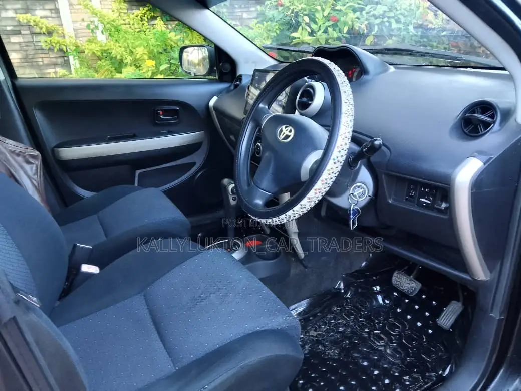 Toyota IST 2005 Black