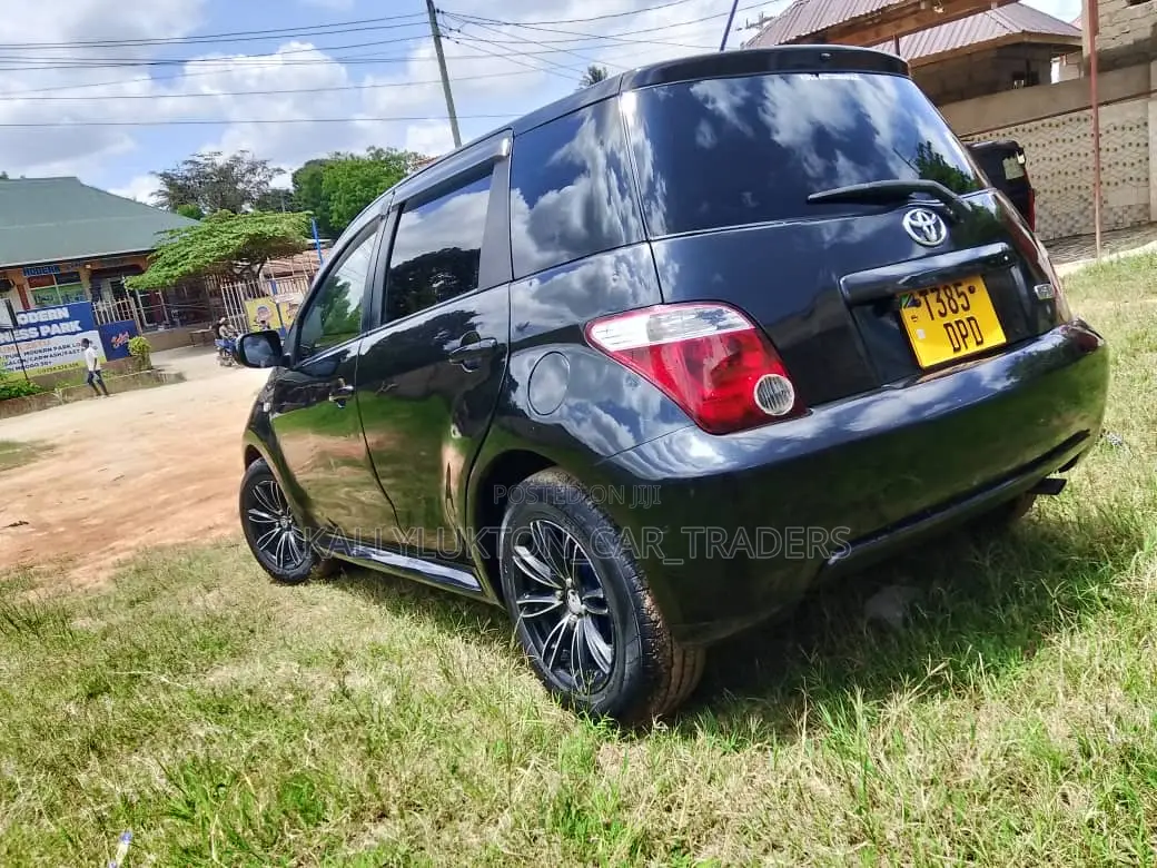 Toyota IST 2005 Black