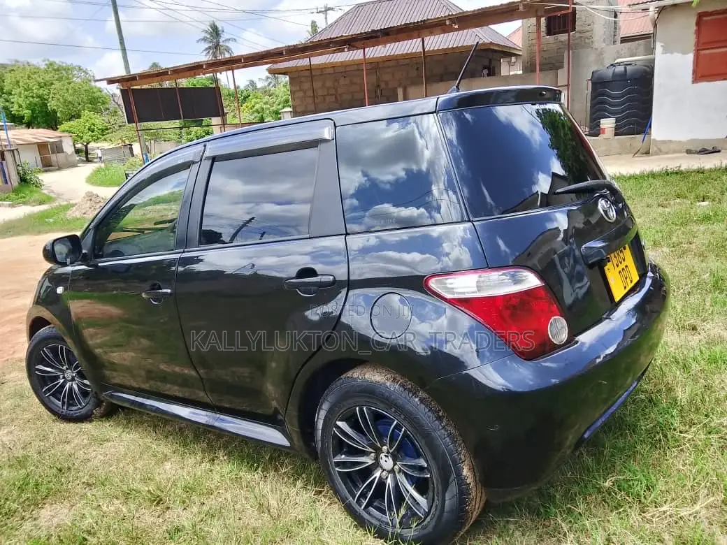 Toyota IST 2005 Black