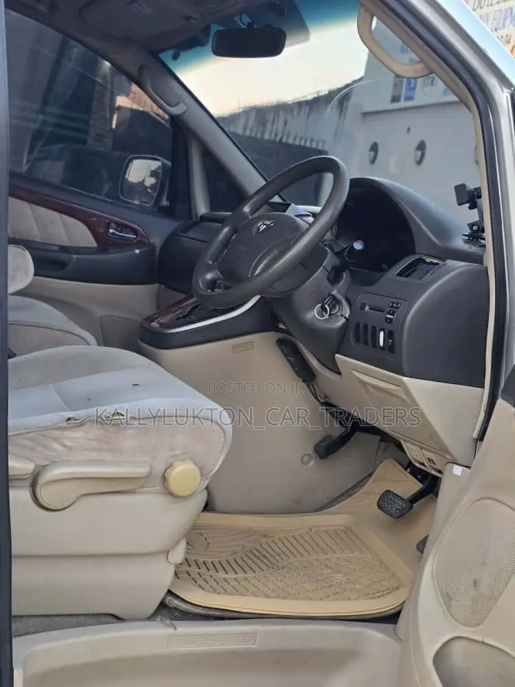 Toyota Alphard 2005 Silver