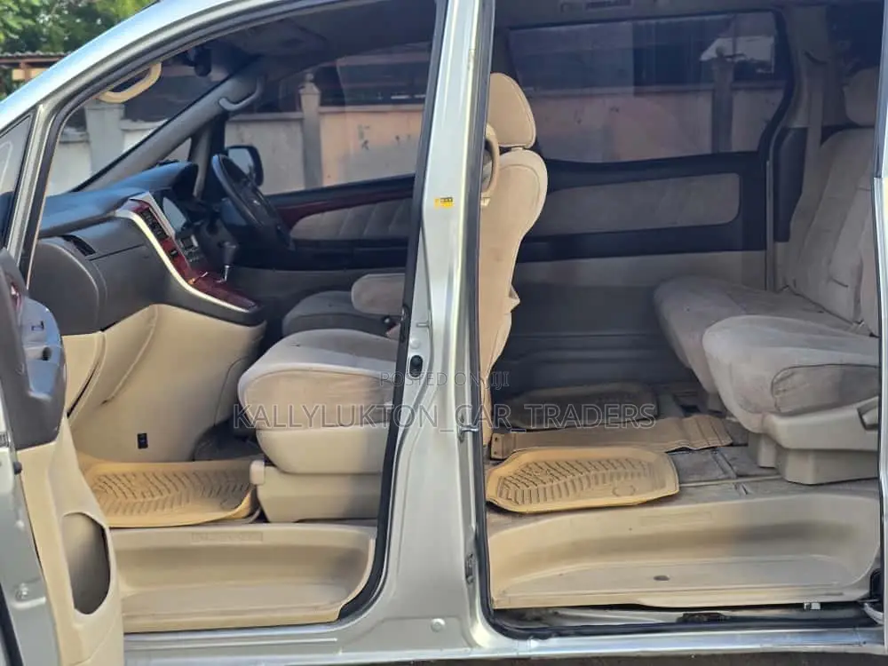 Toyota Alphard 2005 Silver