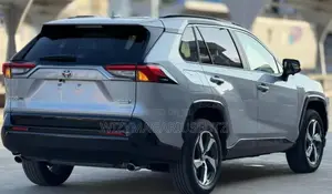 Toyota RAV4 Plug-In Hybrid 2025 Teal