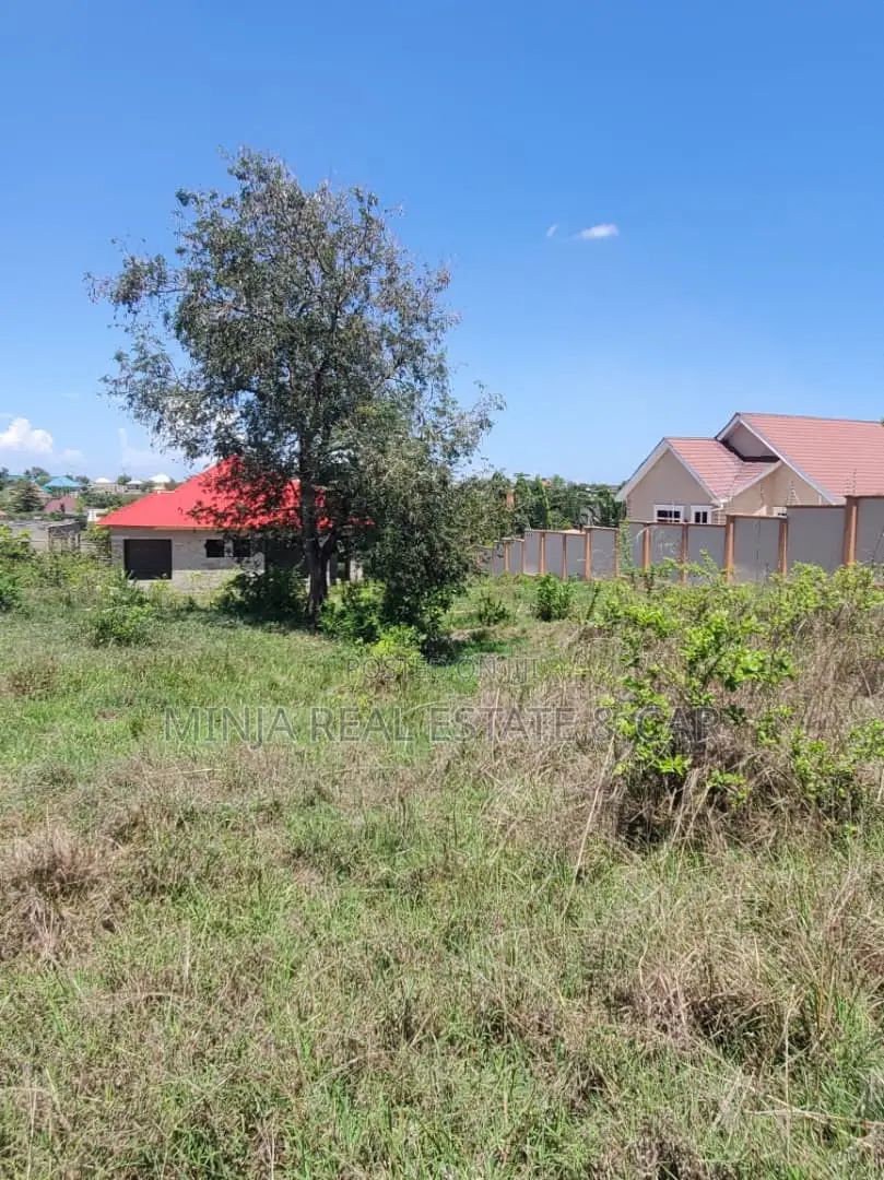 Plot for Sale Mbopo Opposite DDC Side.