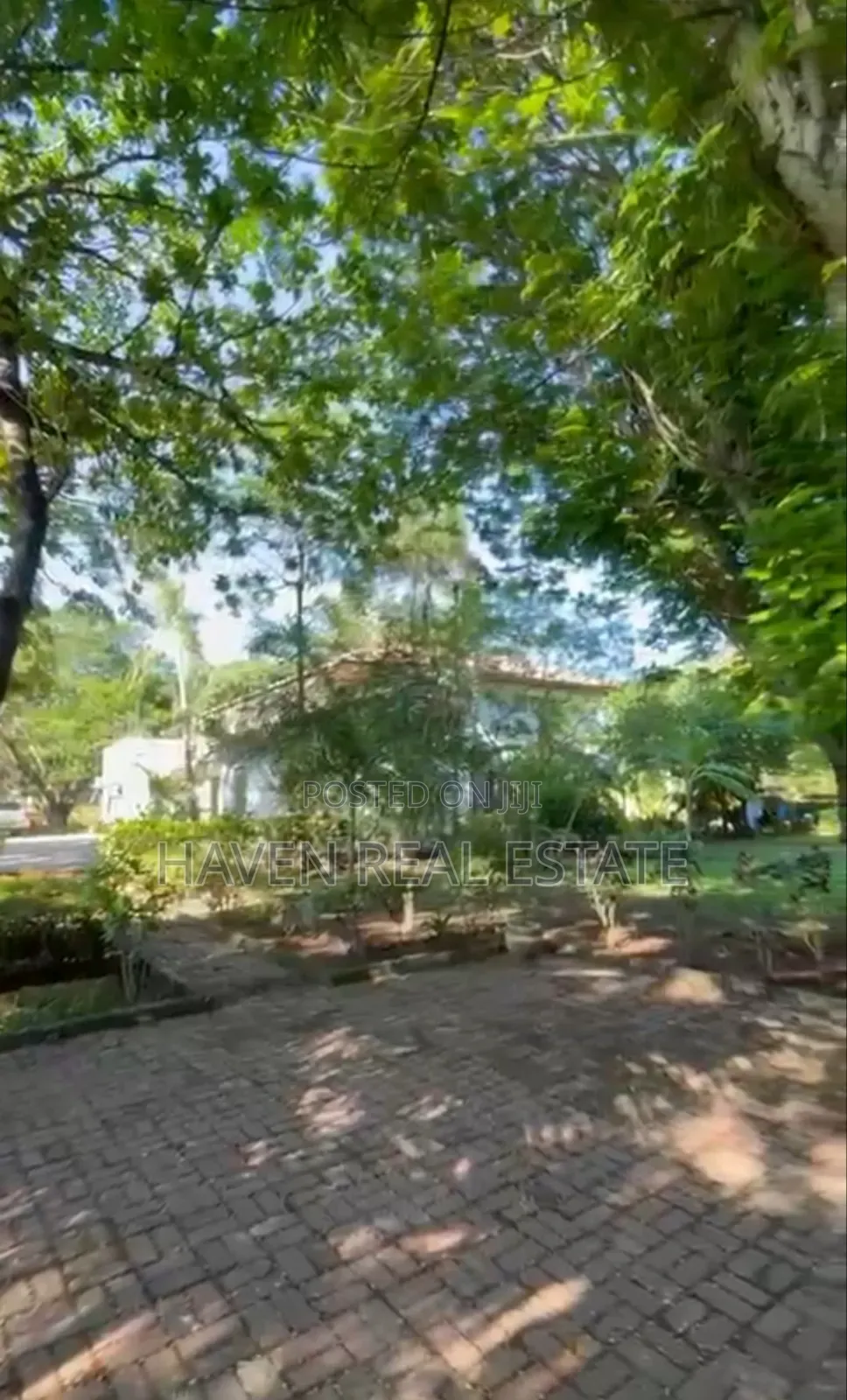 5bdrm House in Oyster Bay for sale