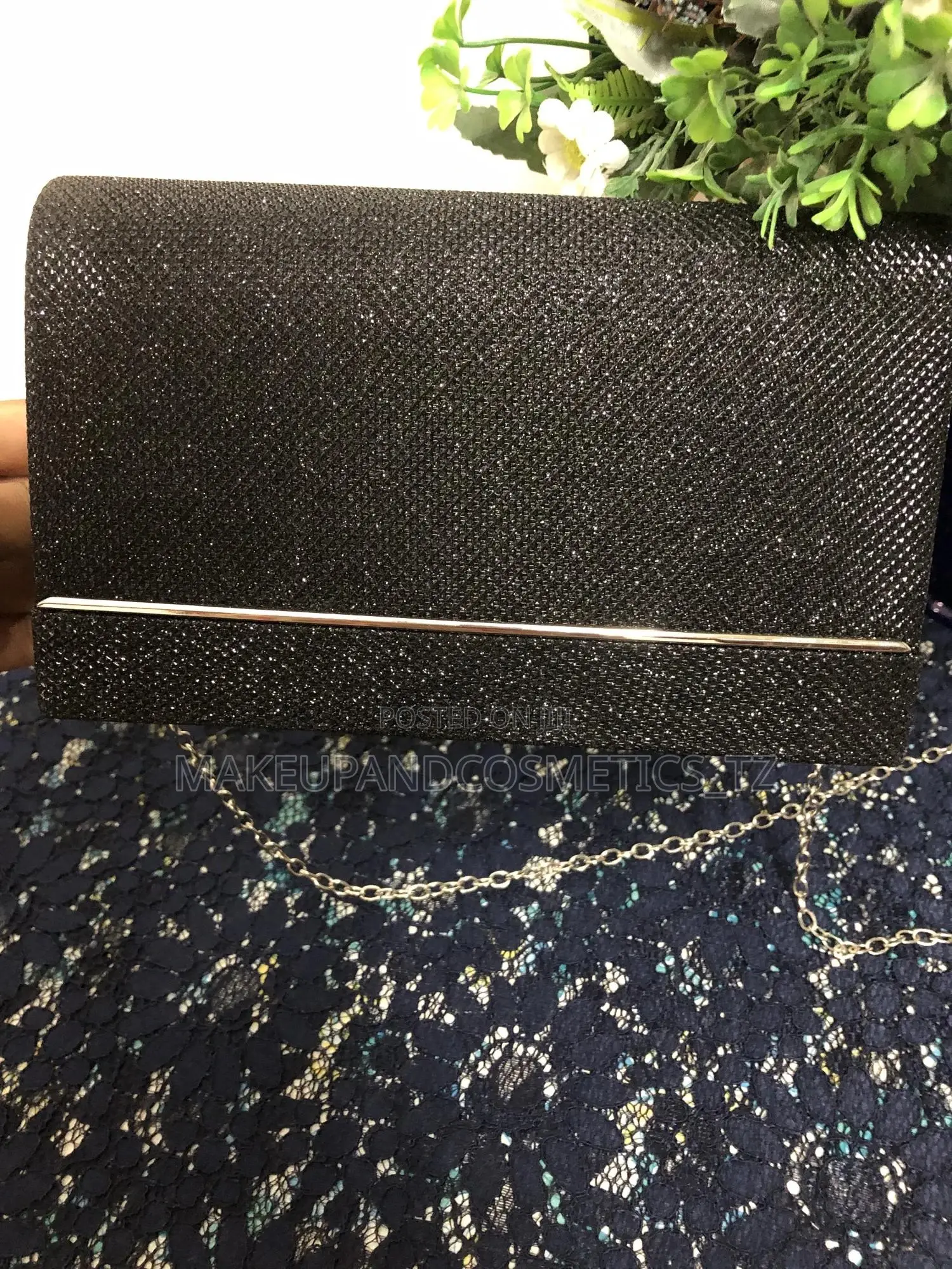 O27 - 65black Glitter With a Metal Bar *1 in Stock*