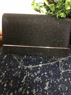 O27 - 65black Glitter With a Metal Bar *1 in Stock*
