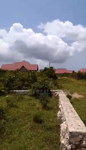 Kiwanja Kinauzwa Jumbi Zanzibar