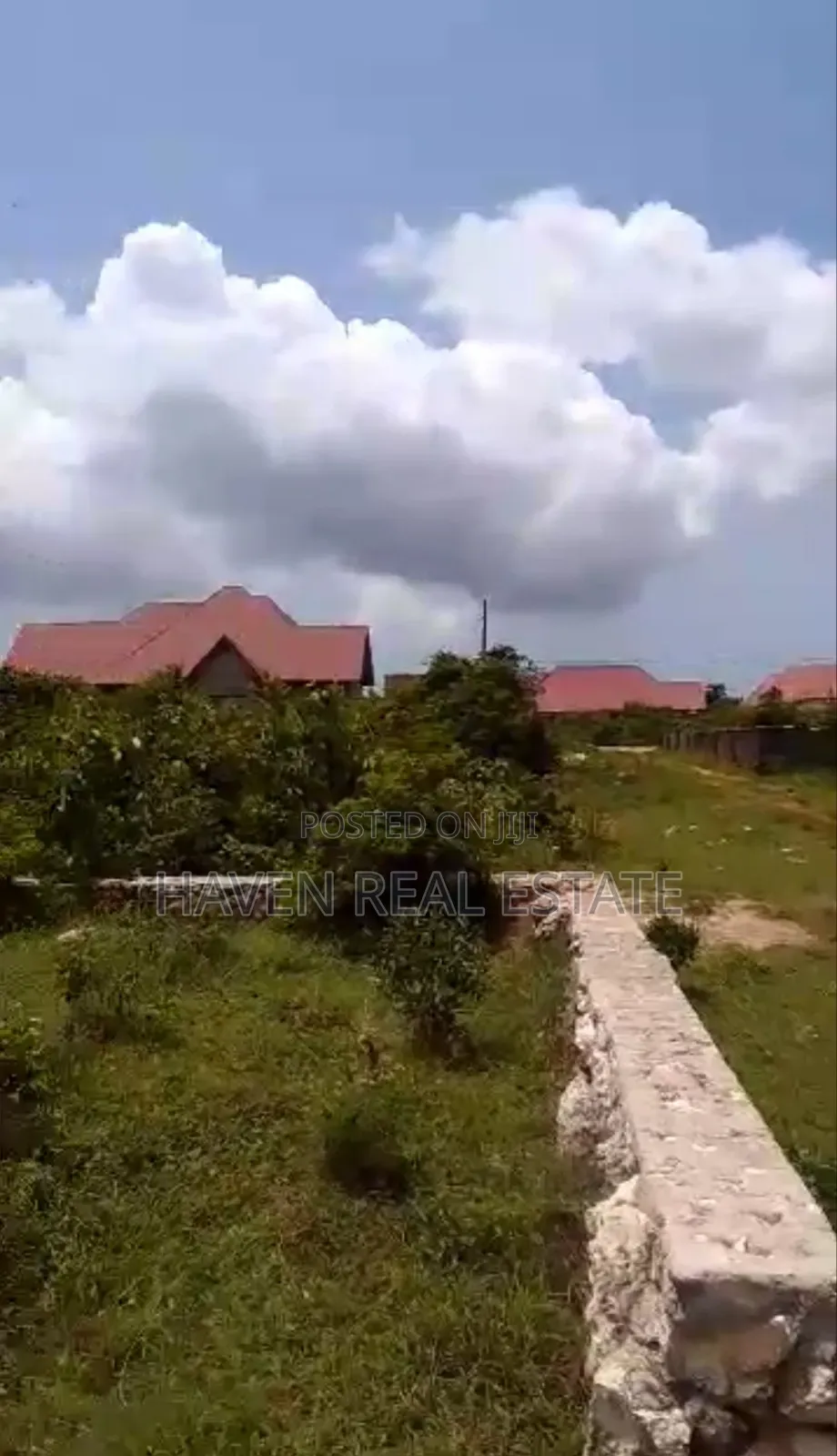 Kiwanja Kinauzwa Jumbi Zanzibar
