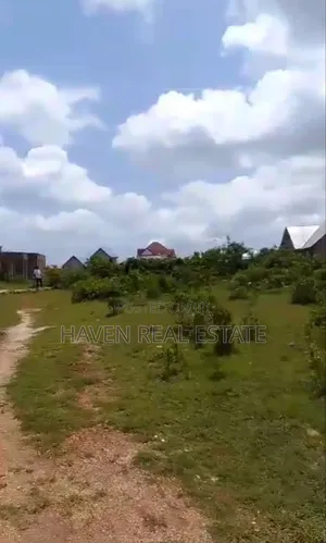 Kiwanja Kinauzwa Jumbi Zanzibar