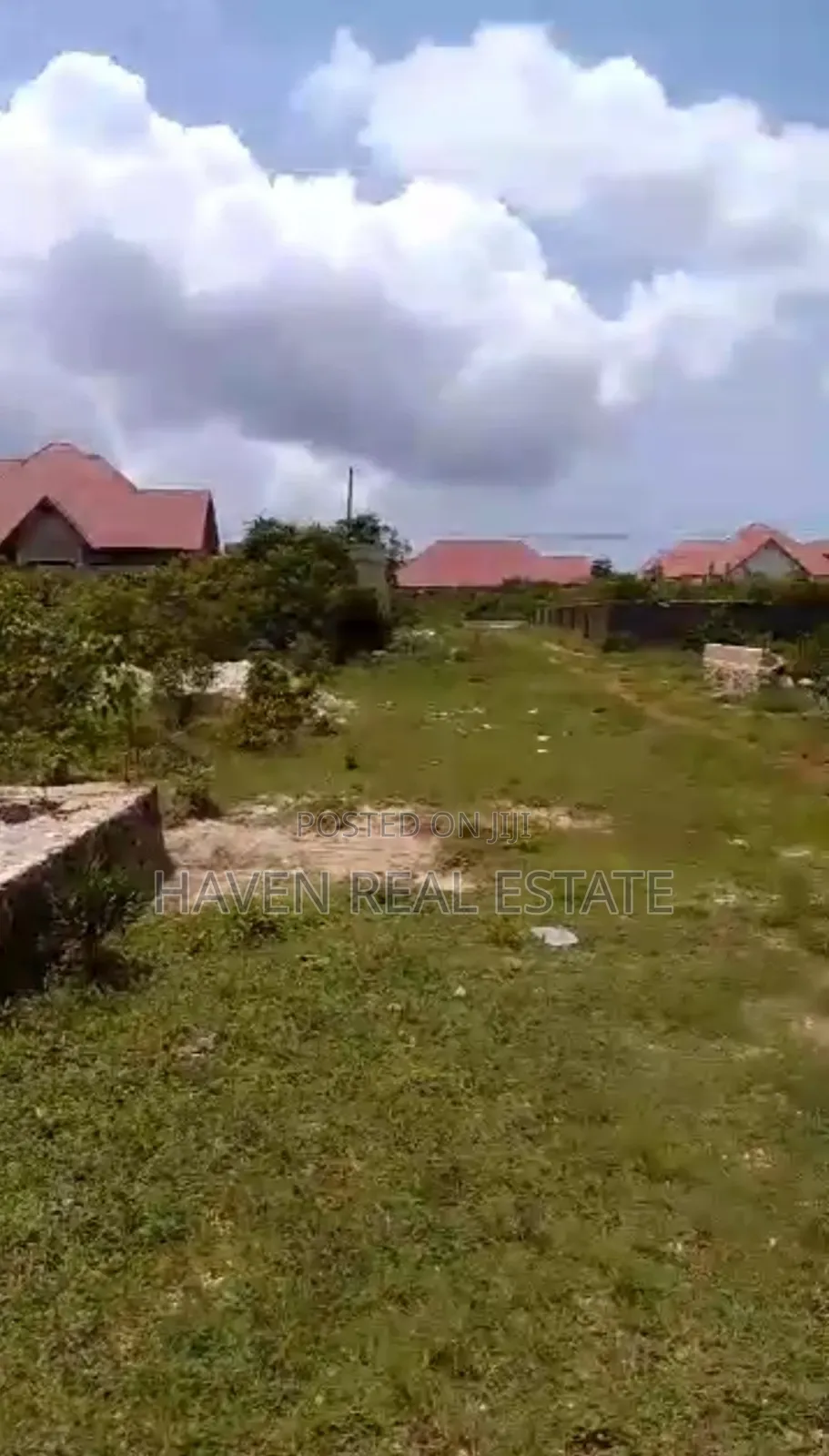 Kiwanja Kinauzwa Jumbi Zanzibar