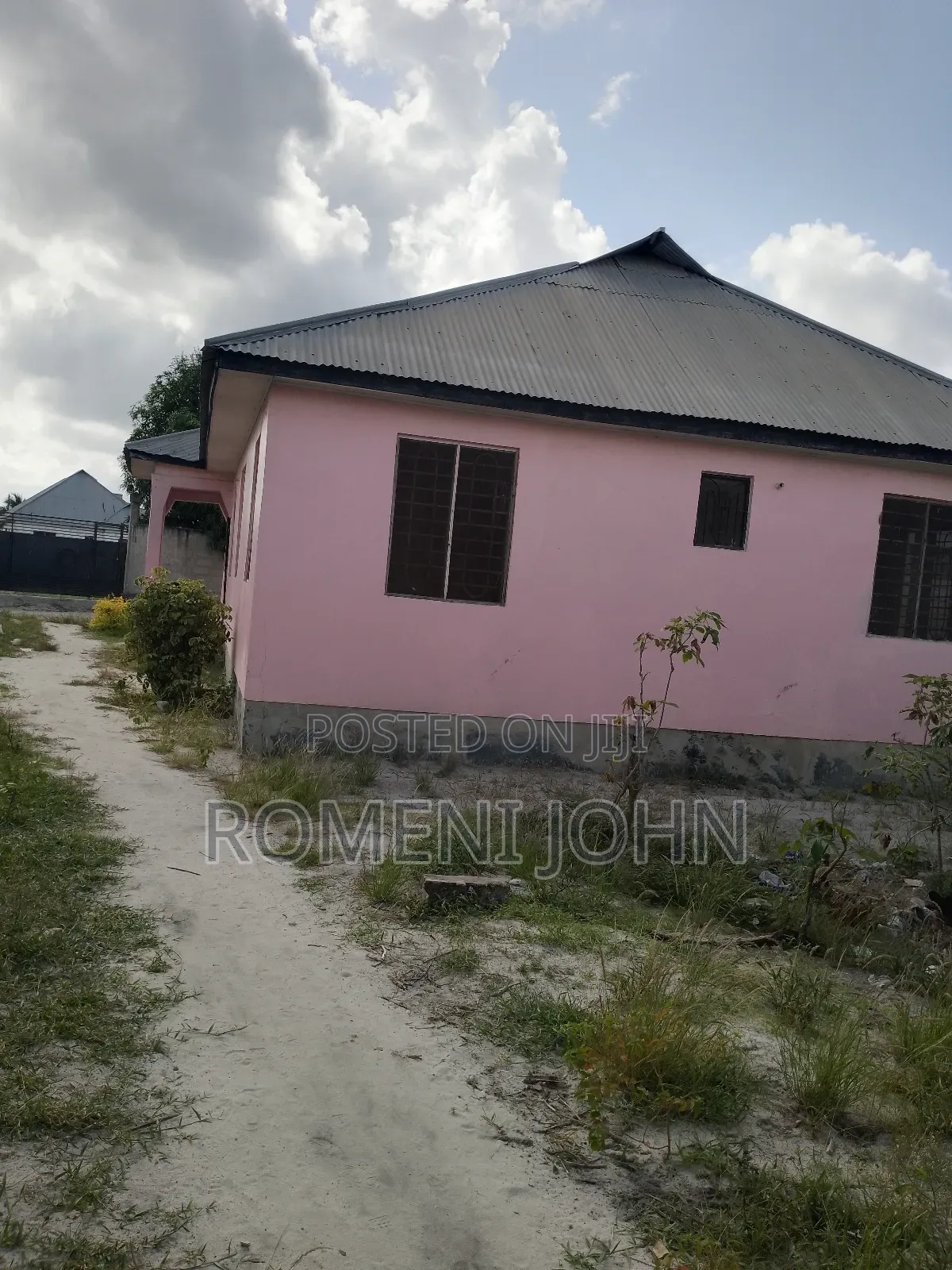 4bdrm House in Tanzania Daresalaam, Ilala for sale