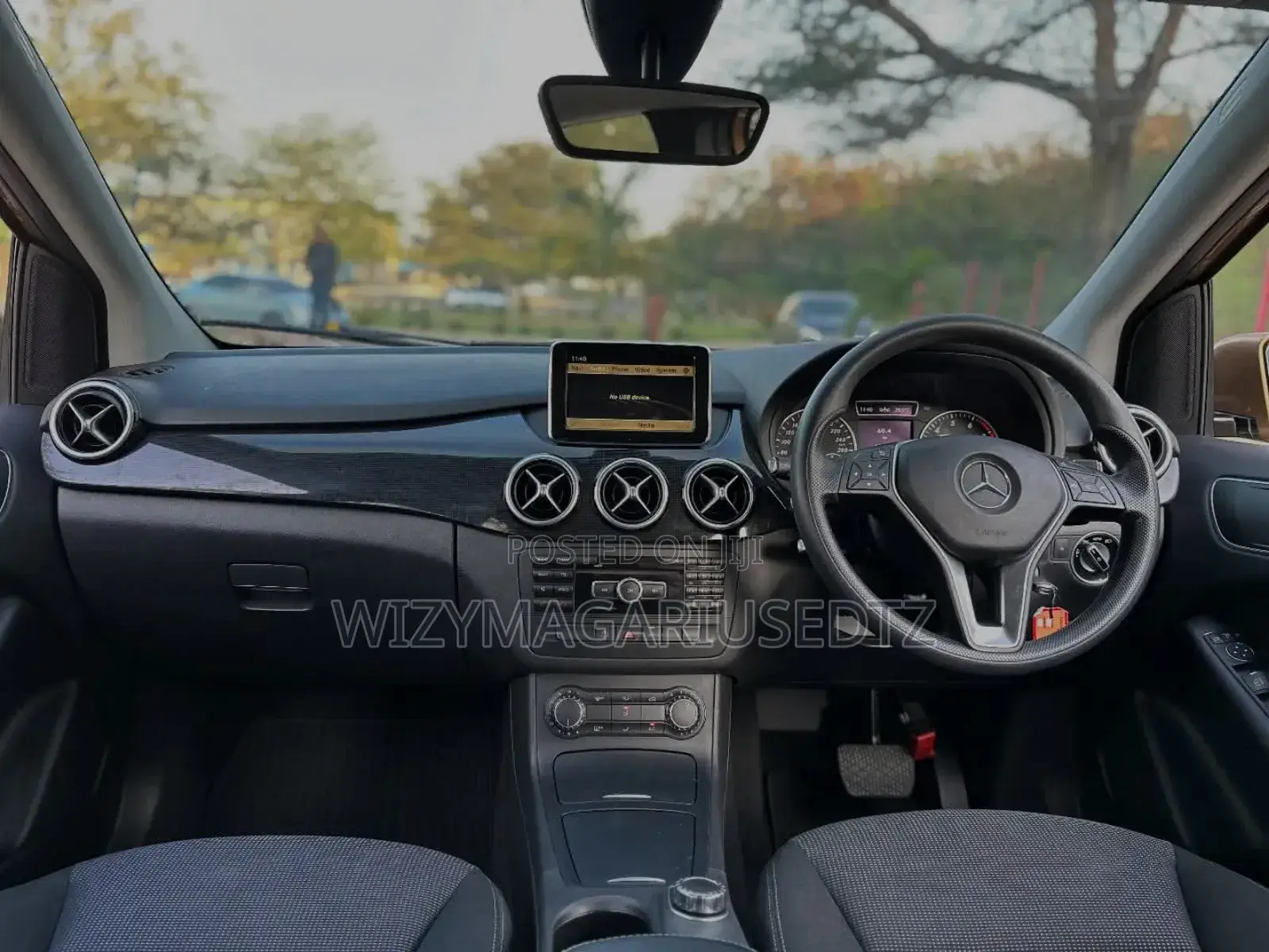 Mercedes-Benz B-Class 2013 Brown