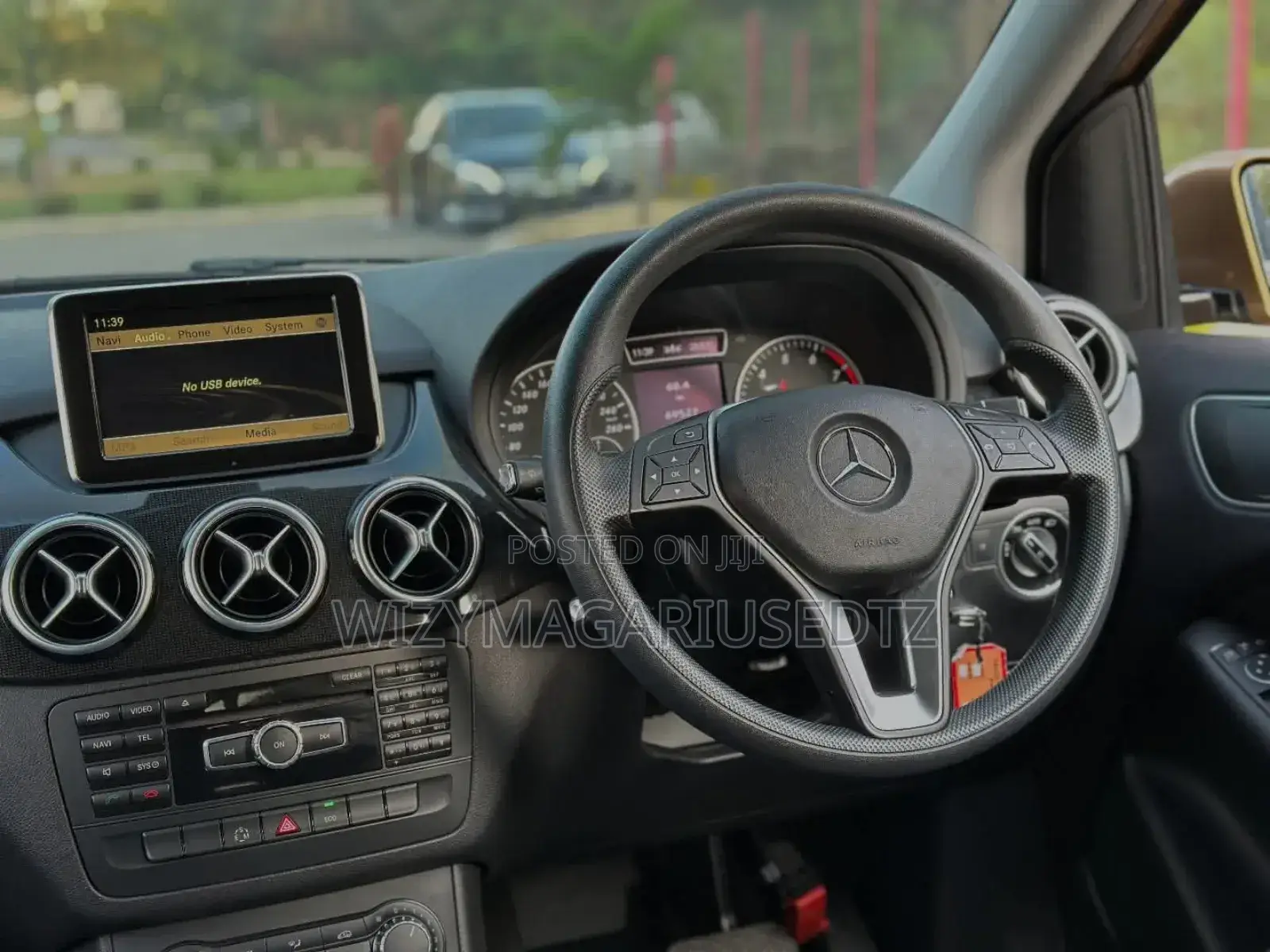 Mercedes-Benz B-Class 2013 Brown