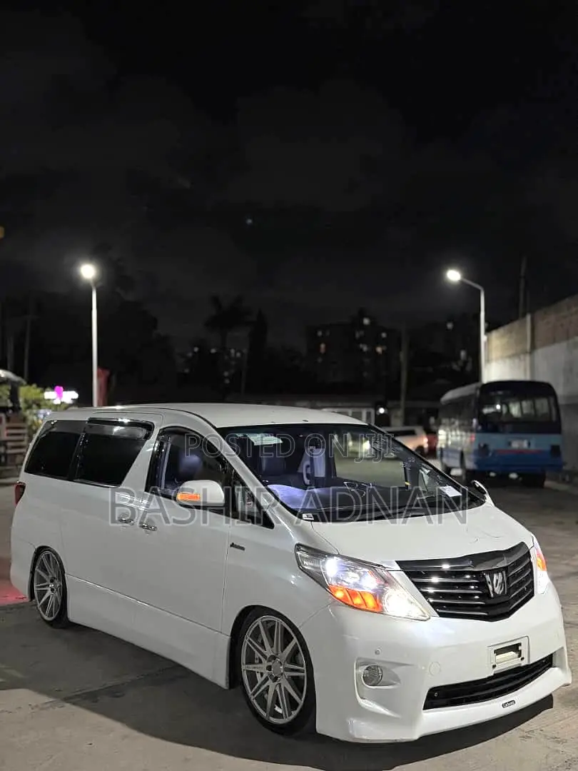 Toyota Alphard 2.4 Petrol FWD 2008 White