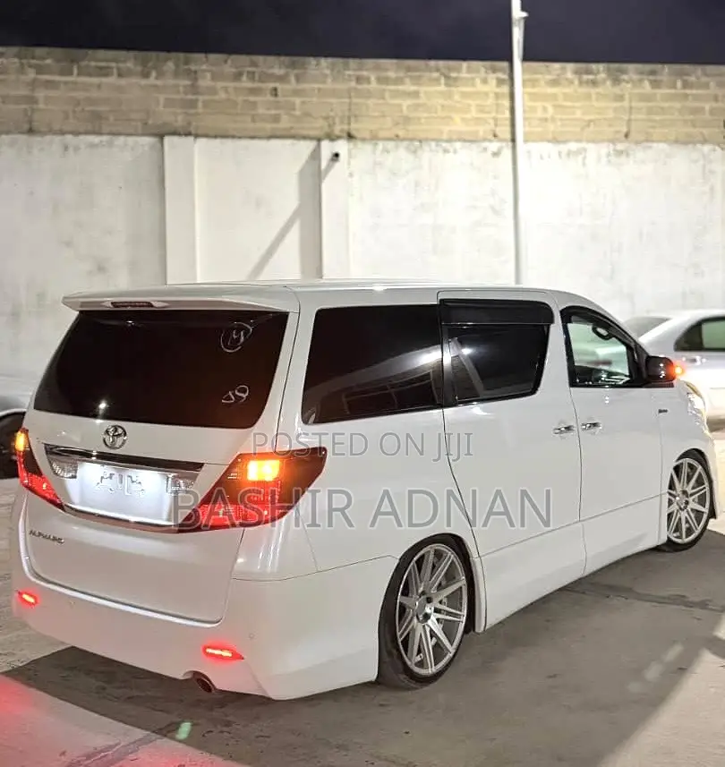Toyota Alphard 2.4 Petrol FWD 2008 White