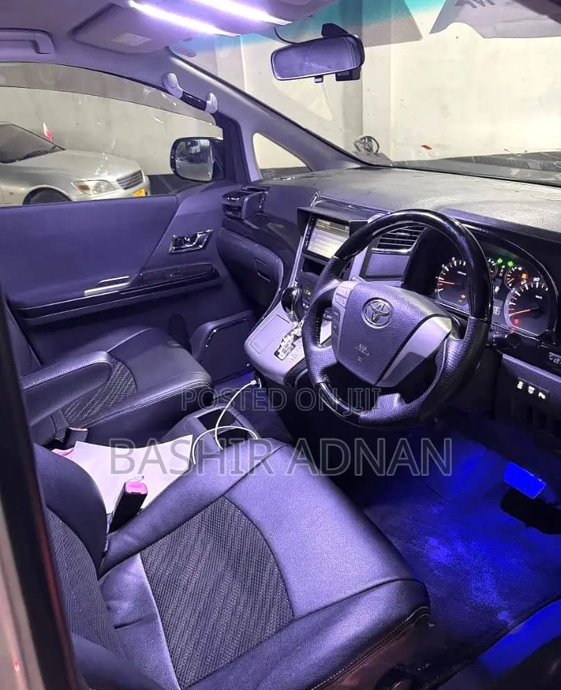 Toyota Alphard 2.4 Petrol FWD 2008 White