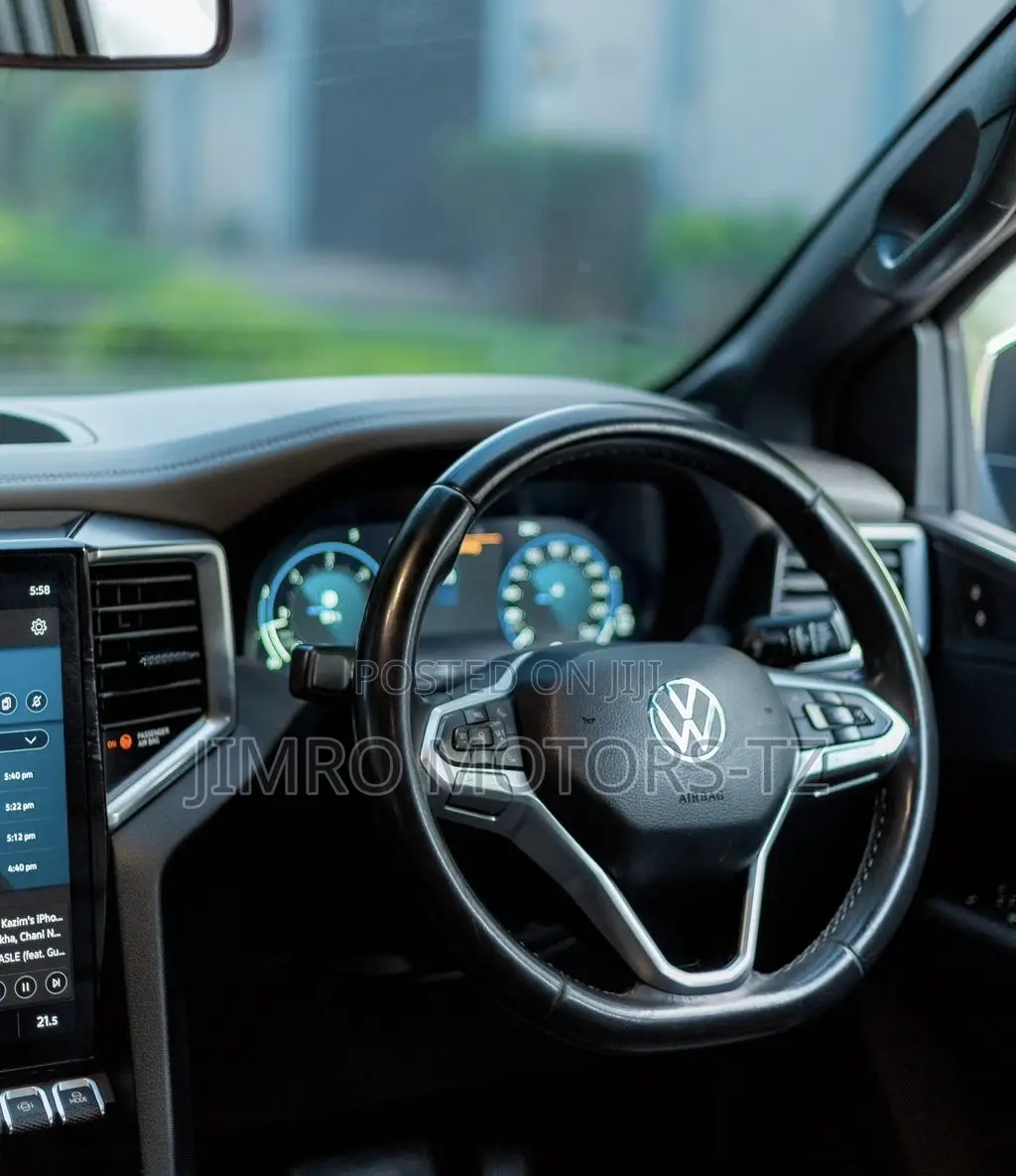 Volkswagen Amarok 2023 Burgundy
