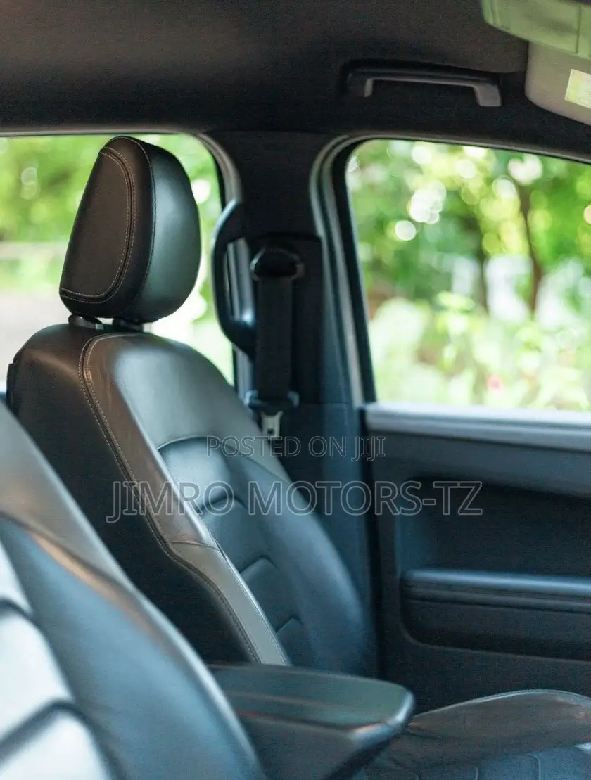 Volkswagen Amarok 2023 Burgundy