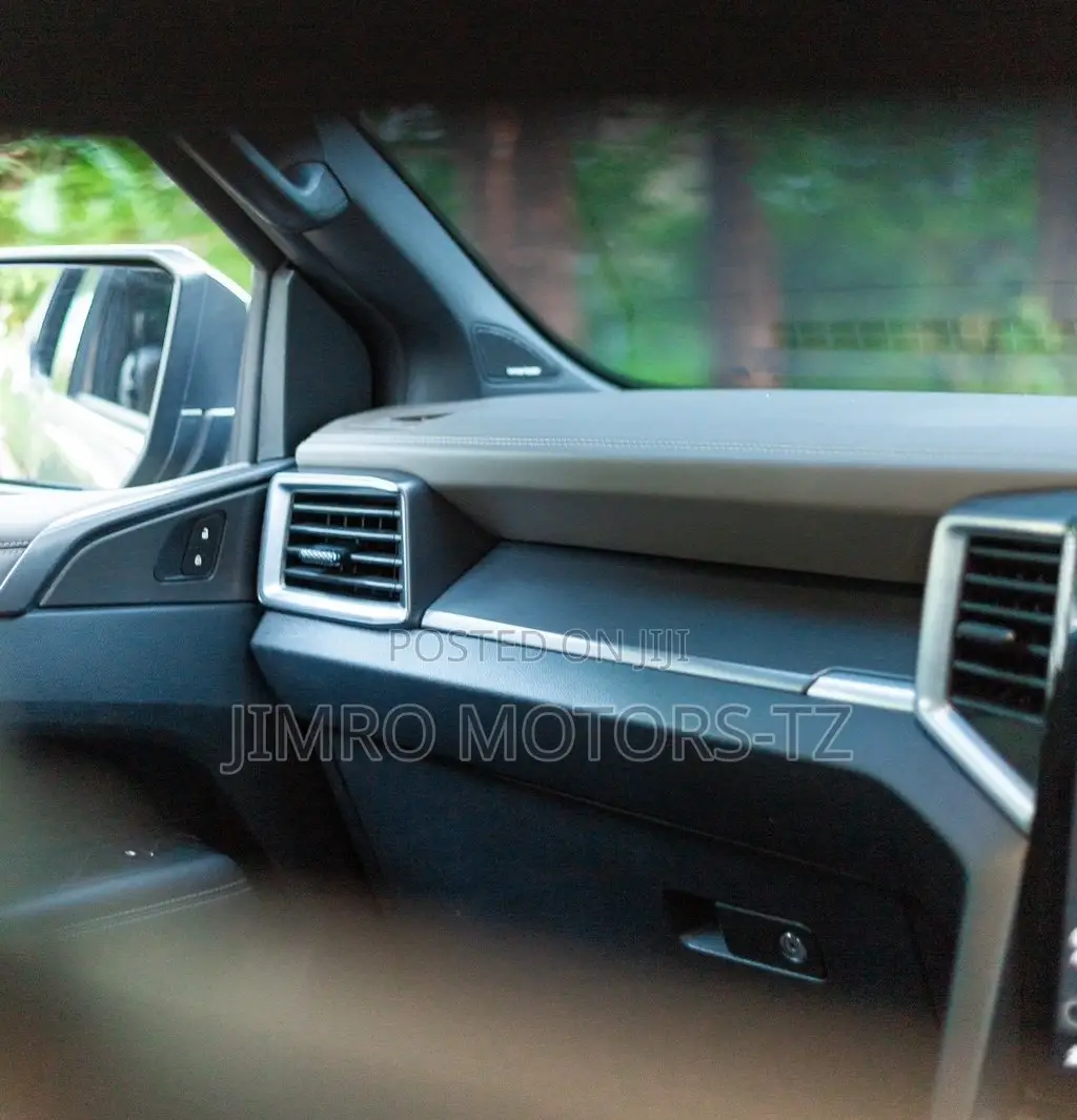 Volkswagen Amarok 2023 Burgundy
