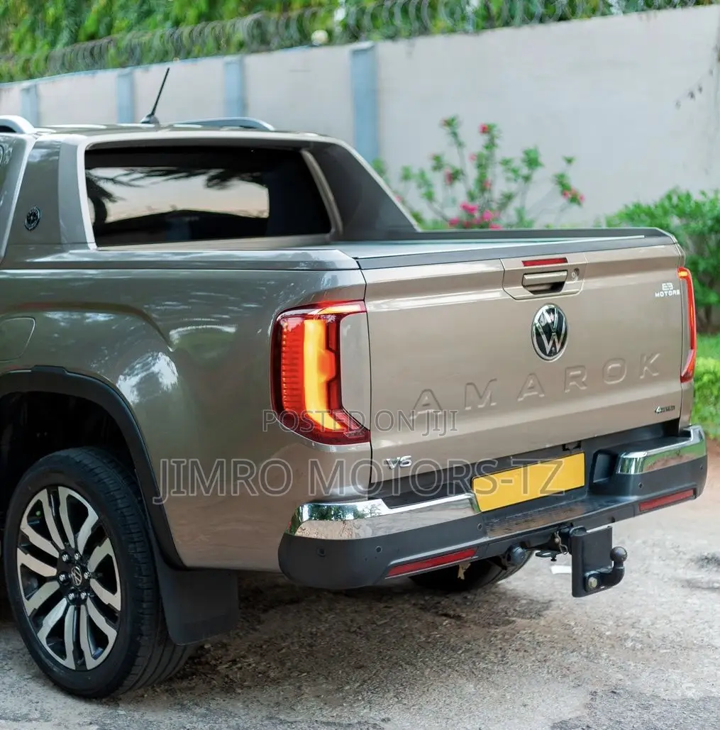 Volkswagen Amarok 2023 Burgundy
