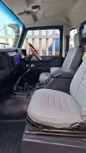 Land Rover Defender 2002 Green