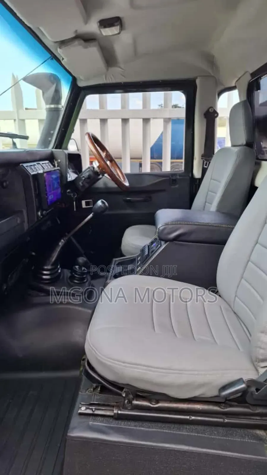 Land Rover Defender 2002 Green