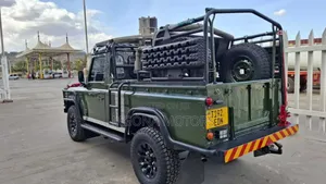 Land Rover Defender 2002 Green