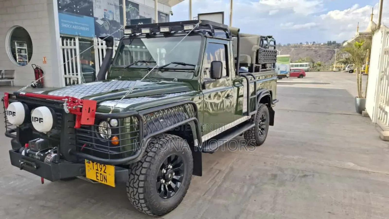 Land Rover Defender 2002 Green