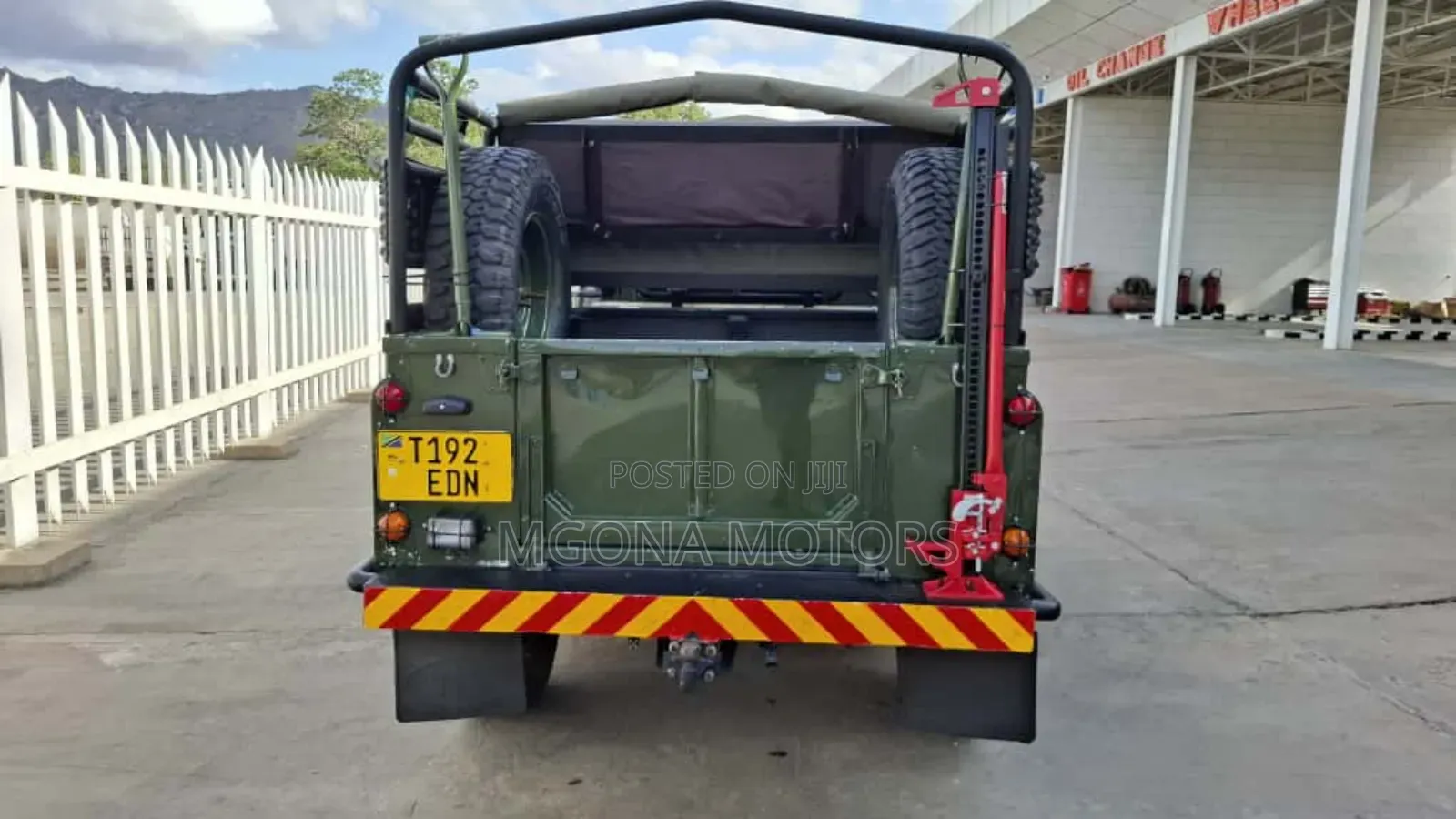 Land Rover Defender 2002 Green