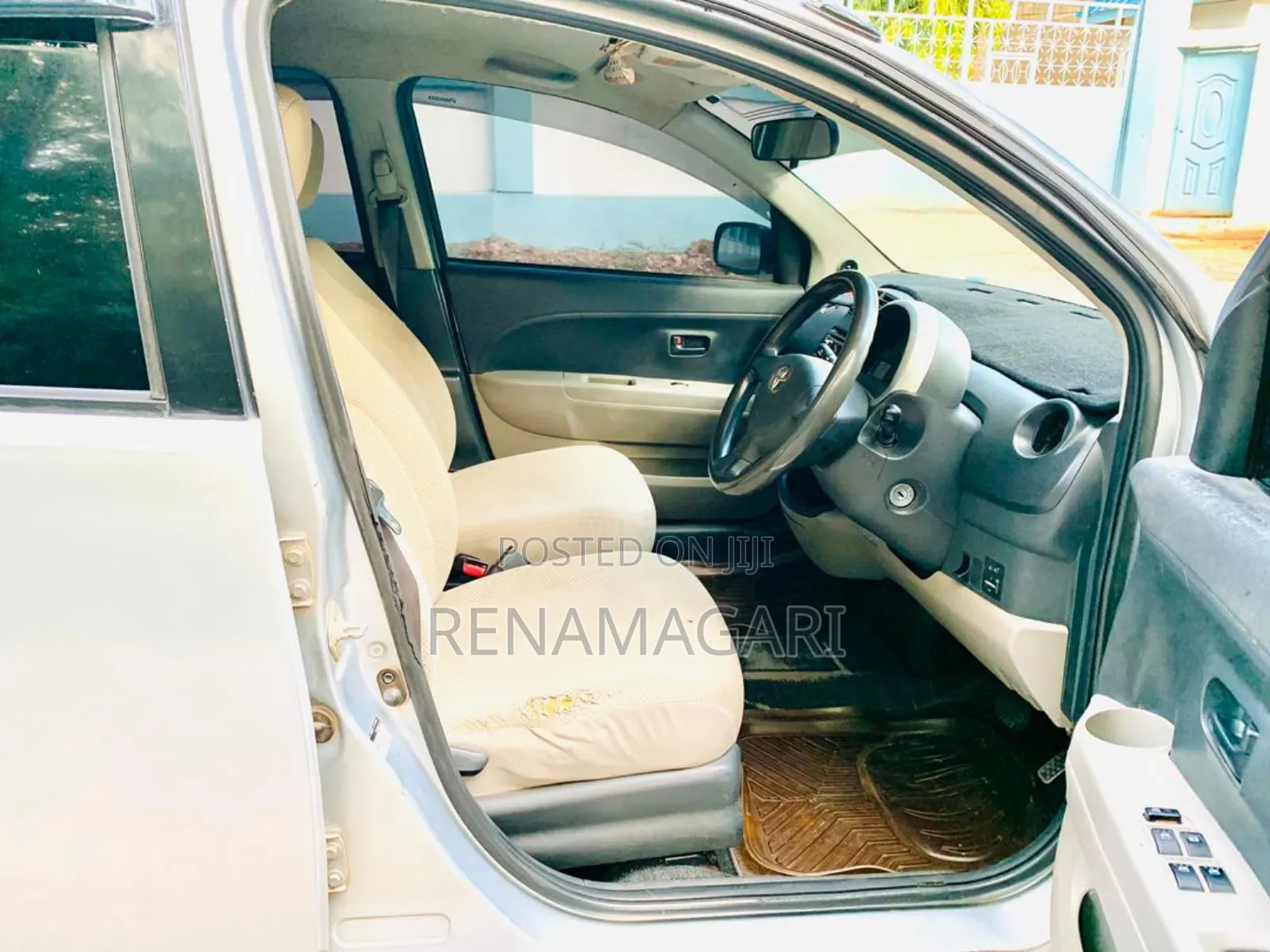 Toyota Passo 2004 Silver